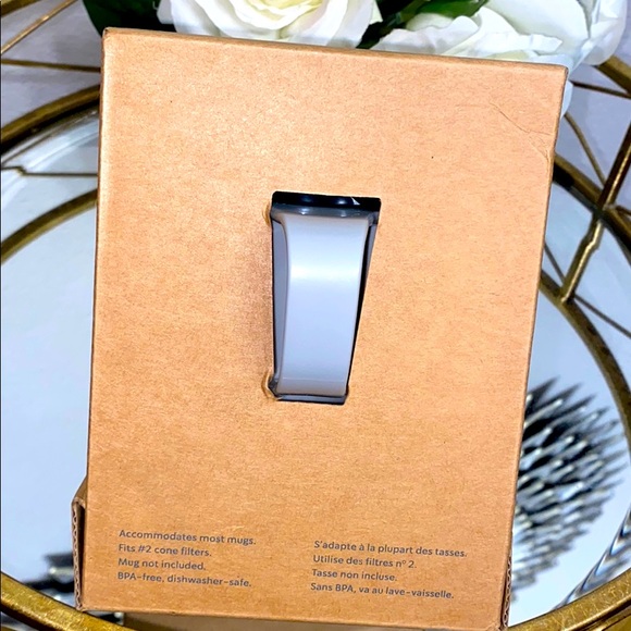 OXO+Starbucks Pour Over Coffee Maker w/ Water Tank ☕️ - Picture 6 of 7